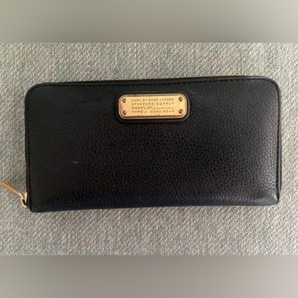 Marc Jacobs Leather Wallet - Picture 2 of 4
